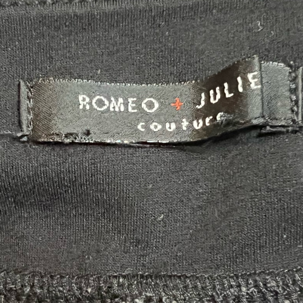 ⭐️ Romeo & Juliet High Waisted Leggings - Picture 4 of 5